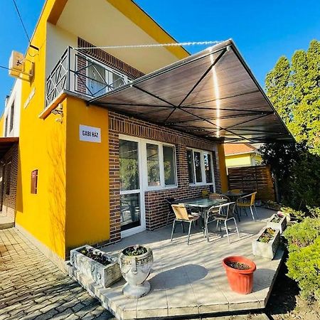 Gabi Haz Apartmanok*** Hajdúszoboszló Eksteriør bilde
