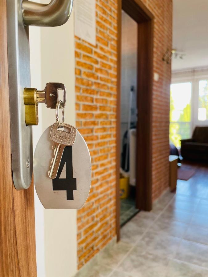 Gabi Haz Apartmanok*** Hajdúszoboszló Eksteriør bilde